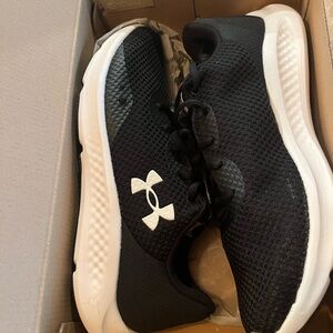 Under Armour Charged Pursuit 3